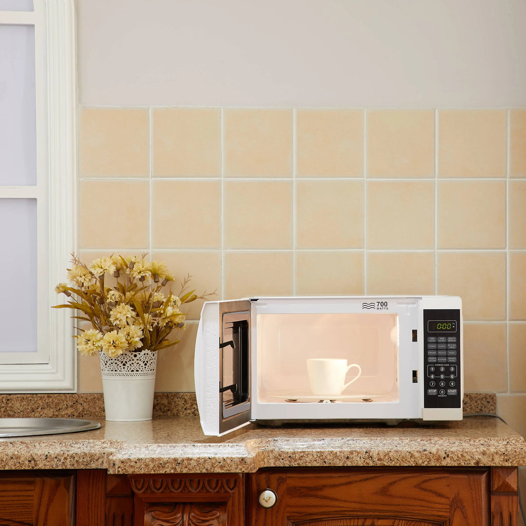 0.7 Cu. Ft. 700W White Microwave Oven Z36565