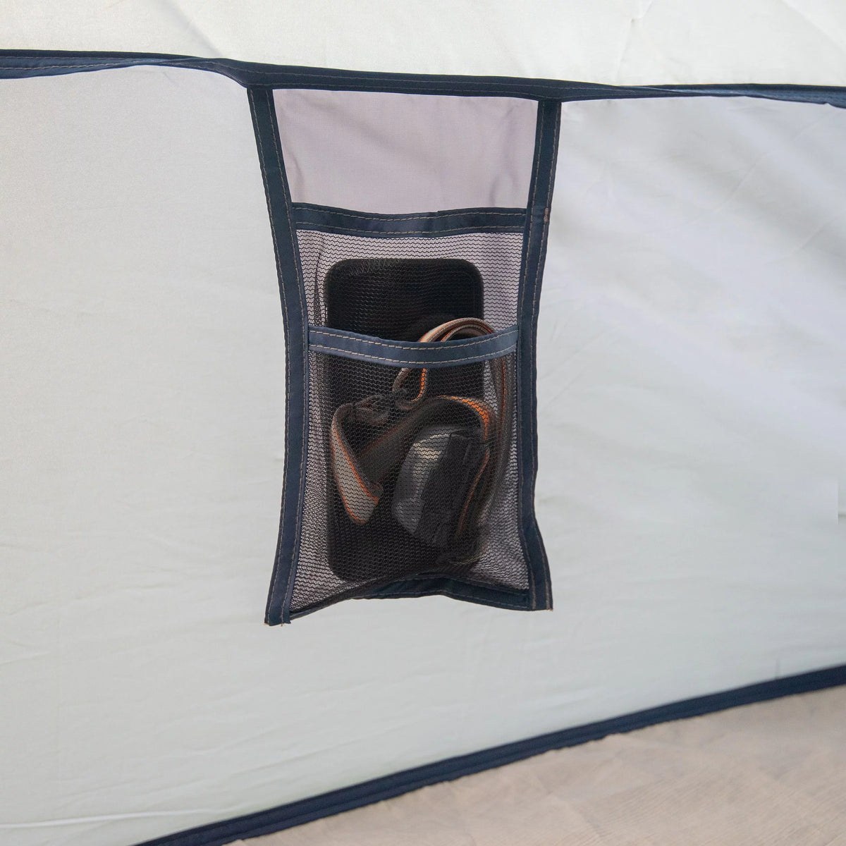 10-Person Cabin Tent with 3 Entrances O946