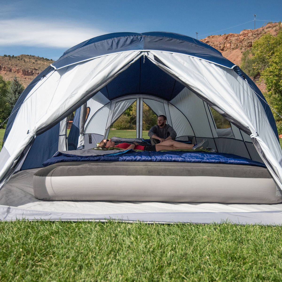 10-Person Cabin Tent with 3 Entrances O946