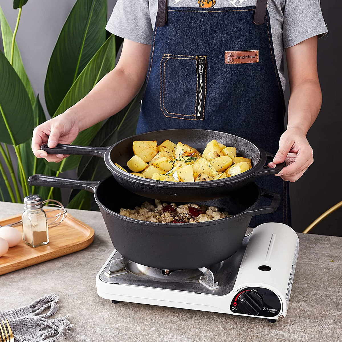 Pre-Seasoned 2-In-1 Cast Iron Skillet M75486