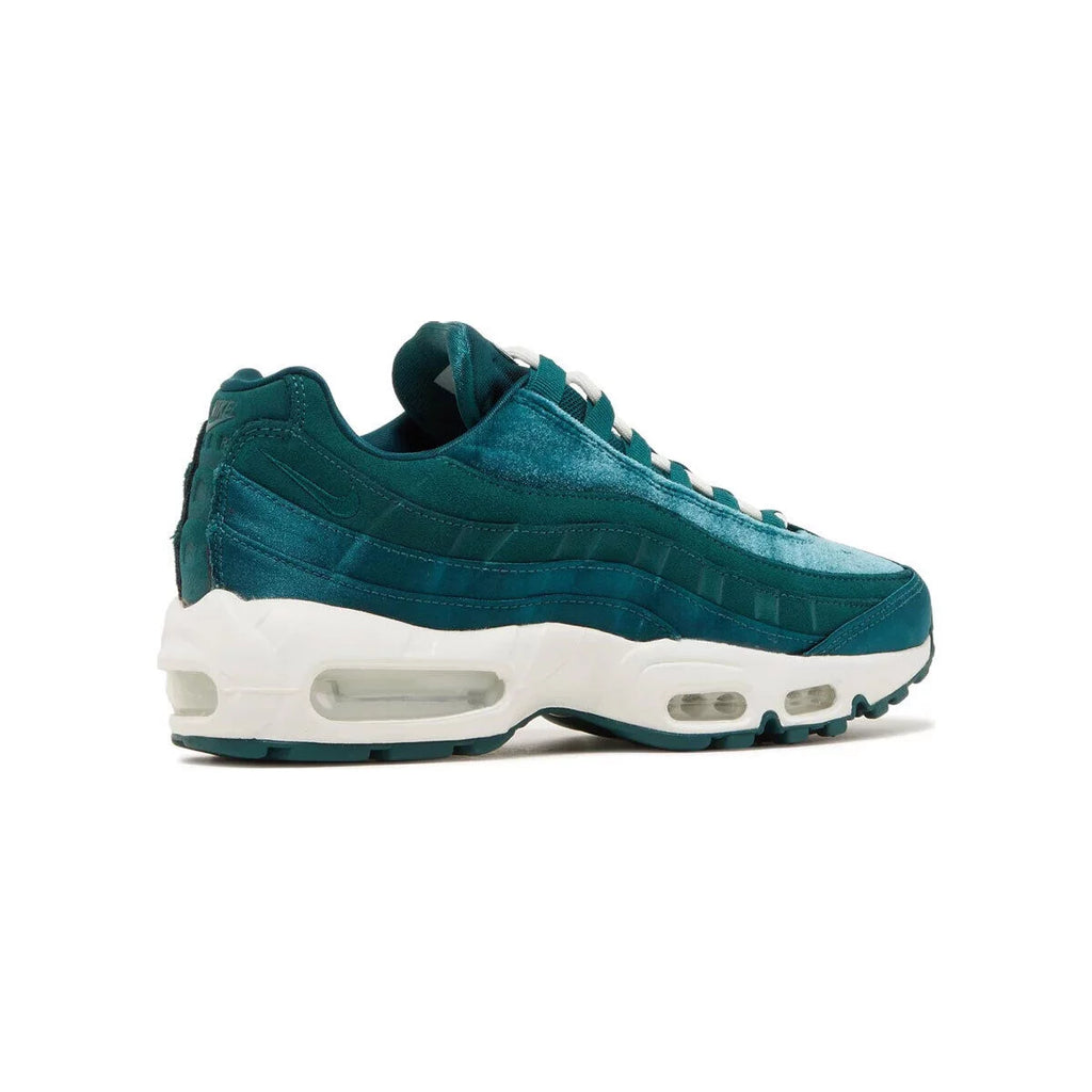 Women's Sneakers G7820